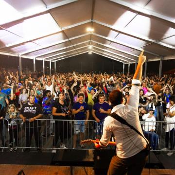 Dejan Koncert Dejana Vunjak in Brendijevih barab