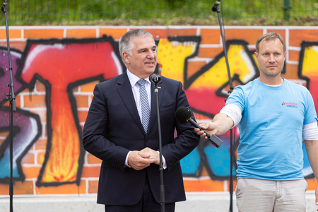 OTVORITEV PRENOVLJENEGA IGRIŠČA PRI OŠ ŠKOFLJICA