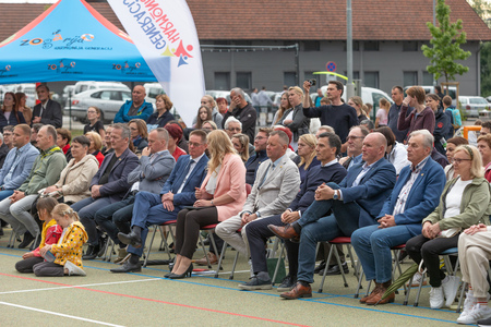 OTVORITEV PRENOVLJENEGA IGRIŠČA PRI OŠ ŠKOFLJICAOTVORITEV PRENOVLJENEGA IGRIŠČA PRI OŠ ŠKOFLJICA