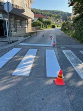 BARVANJE TALNIH OZNAČB NA CESTAH 