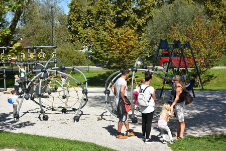 OTROŠKO DOPOLDNE 2025