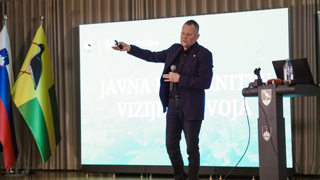 RAZGRNITEV VIZIJE OBČINE ŠKOFLJICA: OD INFRASTRUKTURE DO DRUŽBENEGA UTRIPA