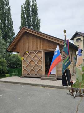 NOVI ČEBELNJAK NA ŠKOFLJICI JE PROSTOR ZNANJA, TRADICIJE IN SODELOVANJA